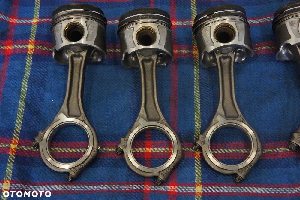 NR 498 Tłoki  Korbowody AUDI A6 4G0 3,0 320-326PS 059AJ - 3