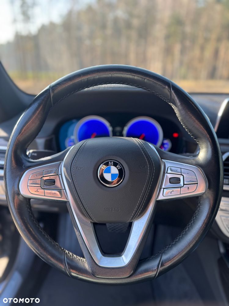 BMW Seria 7 - 29