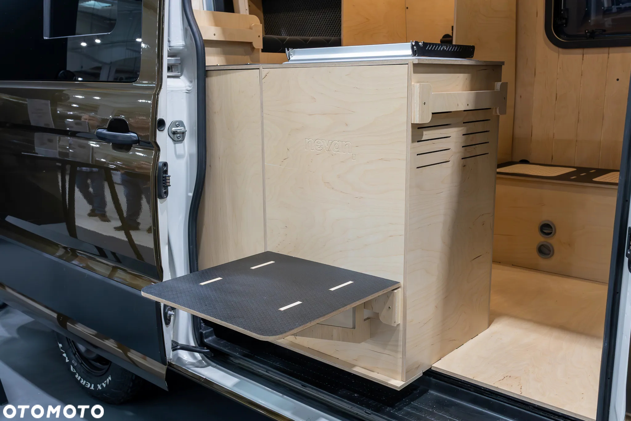 Volkswagen CRAFTER L2H2 Campervan - 10
