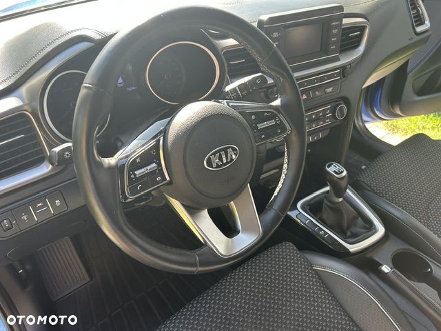 Kia Ceed 1.4 L Business Line - 23