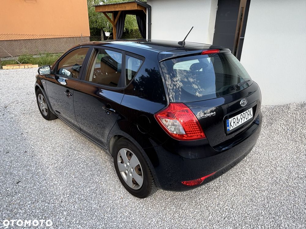 Kia Ceed - 6