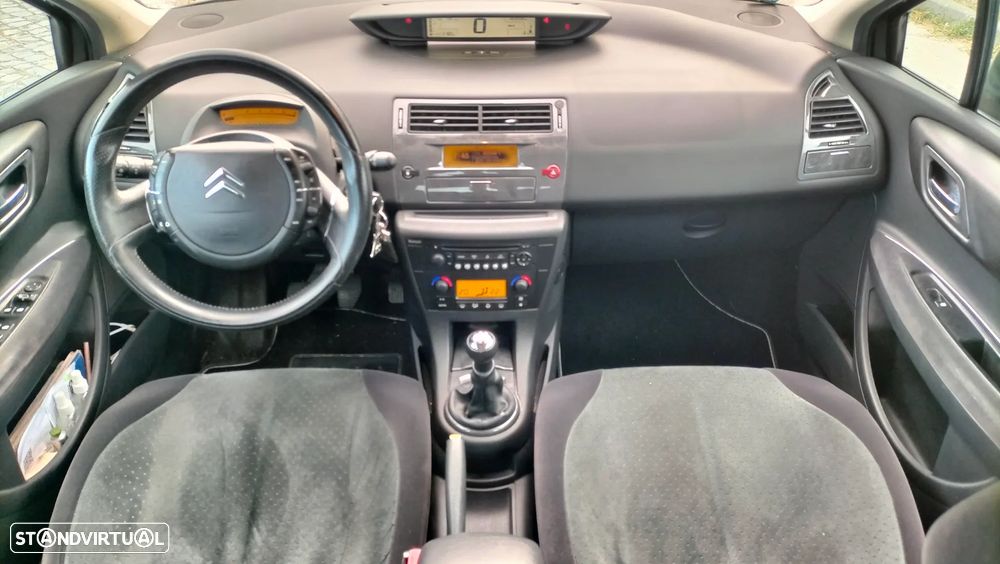 Citroën C4 1.6 HDi 110 Exclusive - 11