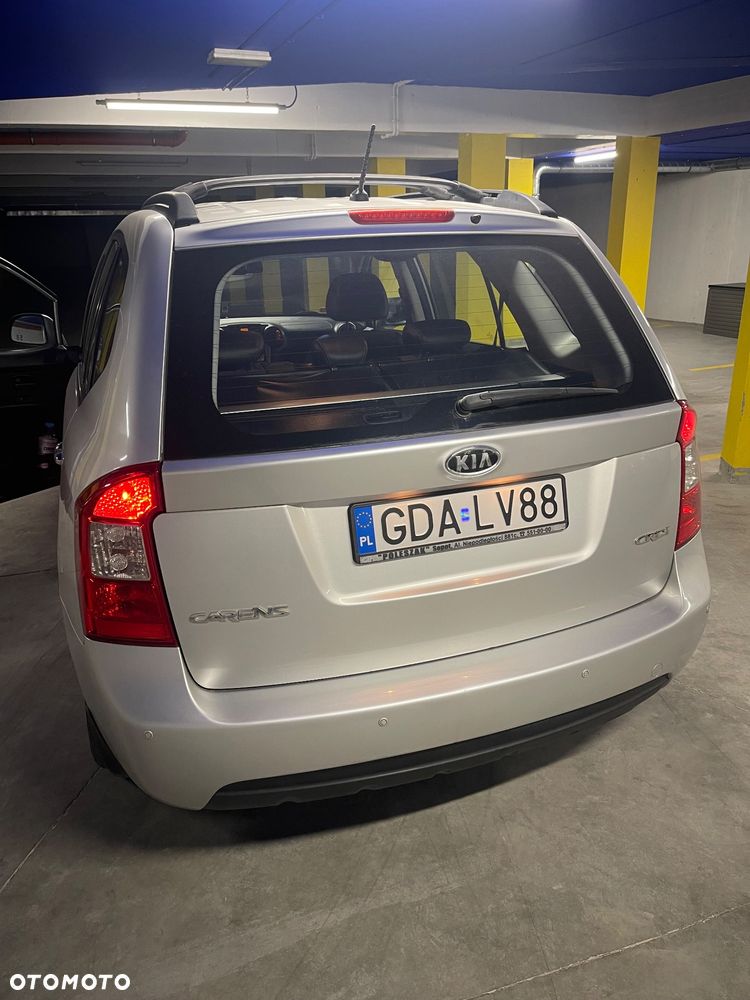 Kia Carens 2.0 CRDi Tour - 12