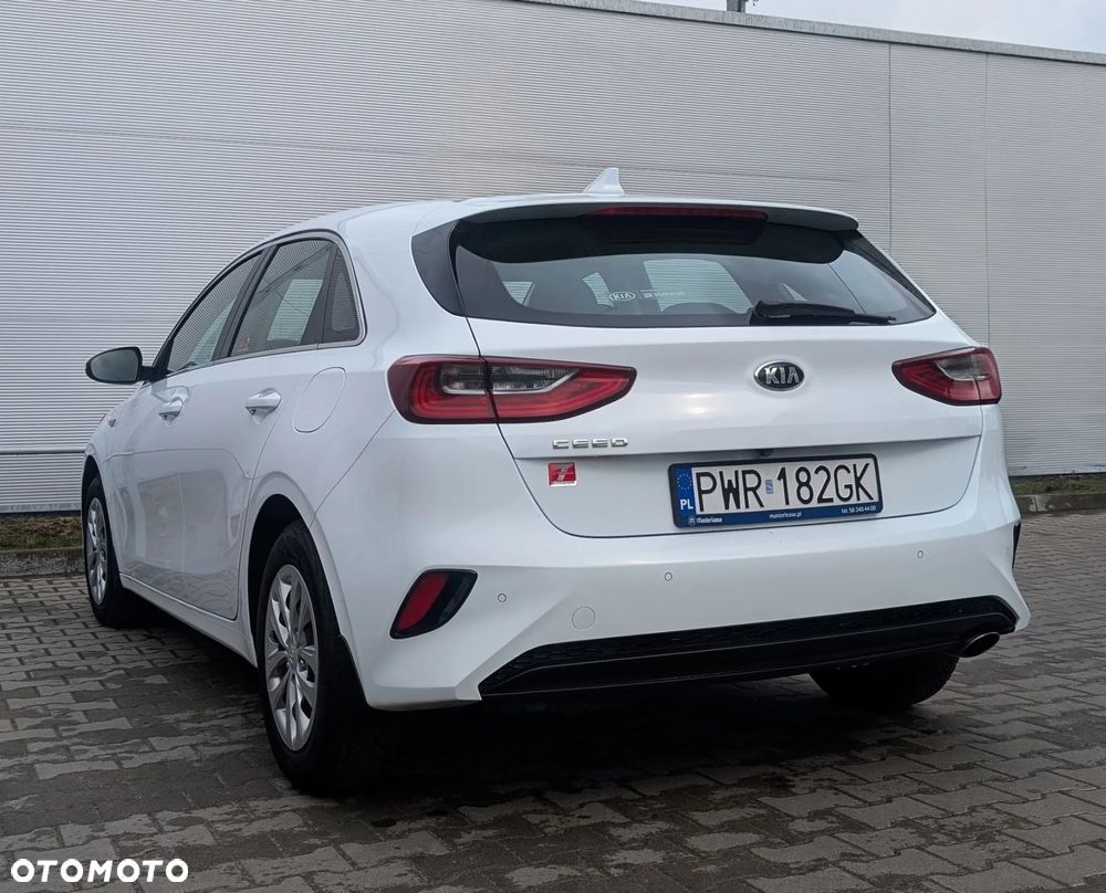 Kia Ceed 1.6 CRDi SCR M - 3