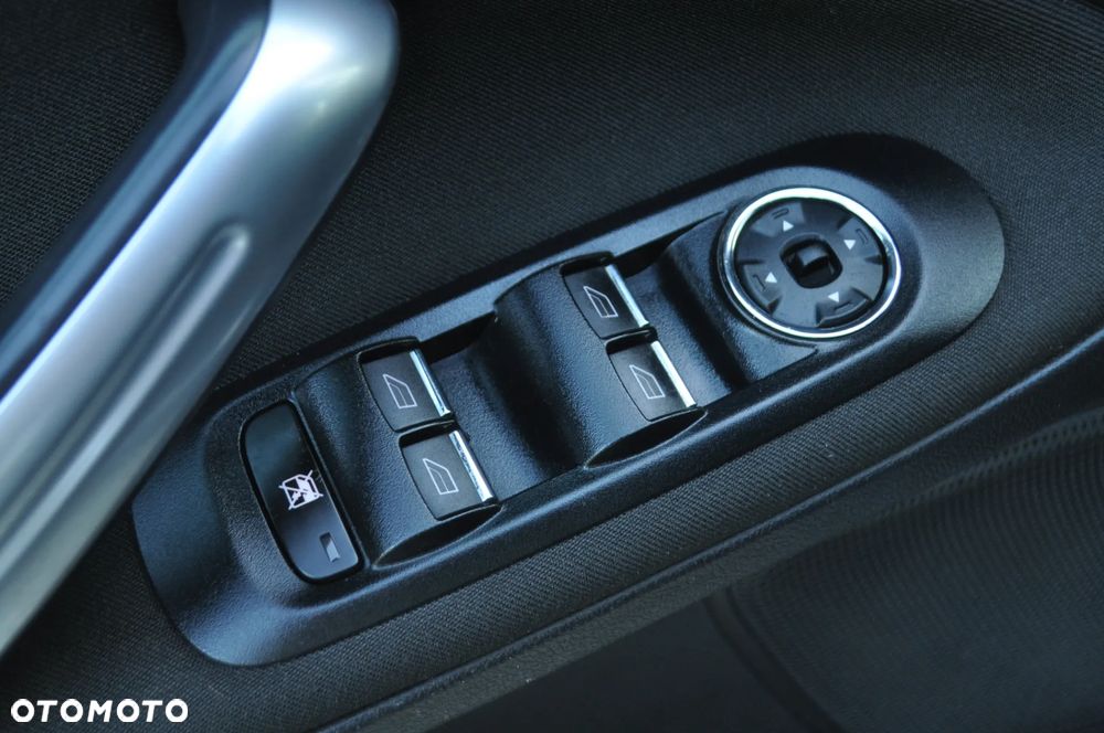 Ford S-Max 2.0 Titanium - 35