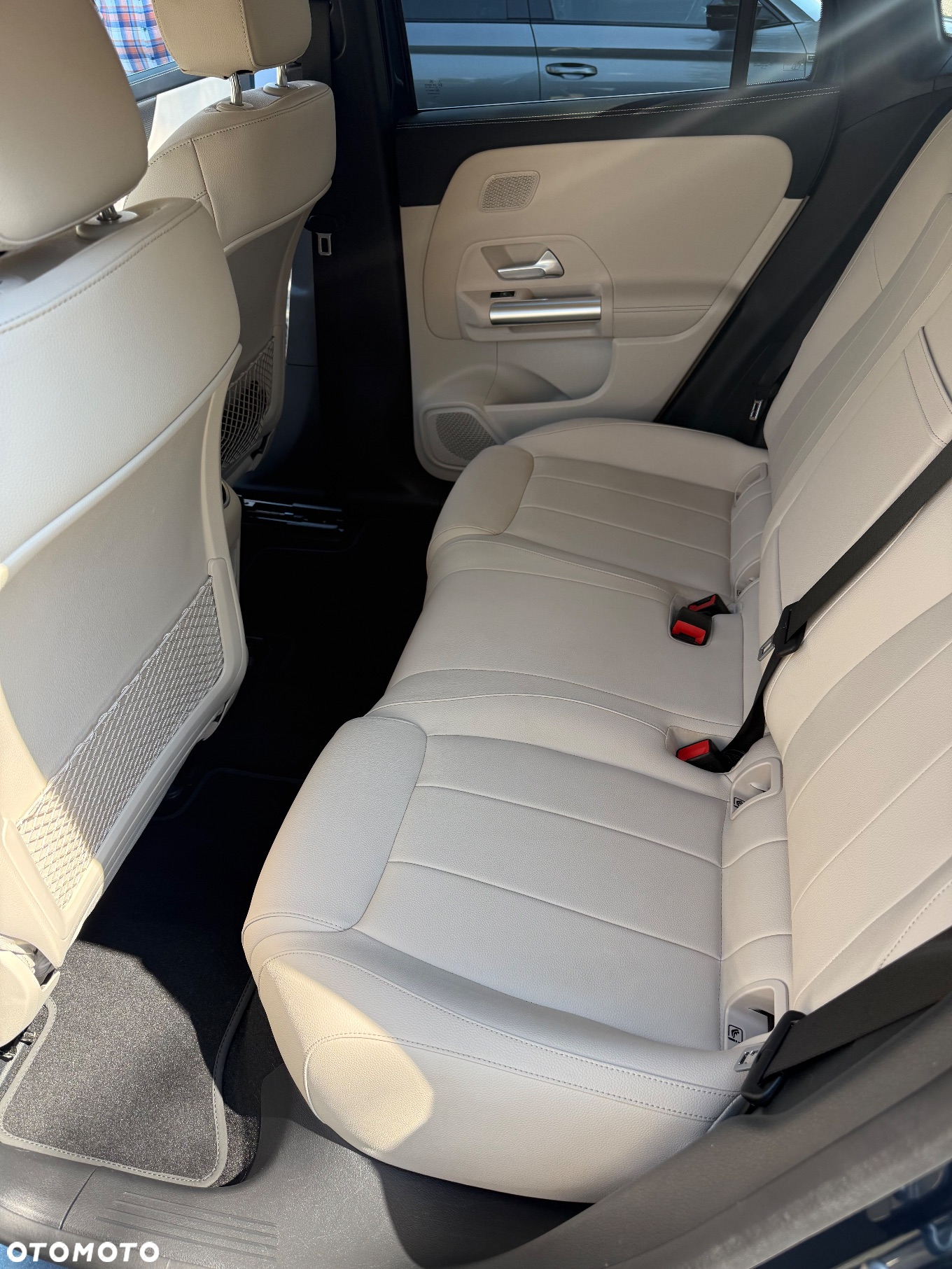 Mercedes-Benz EQA 300 66.5kWh 4-Matic AMG Line - 13