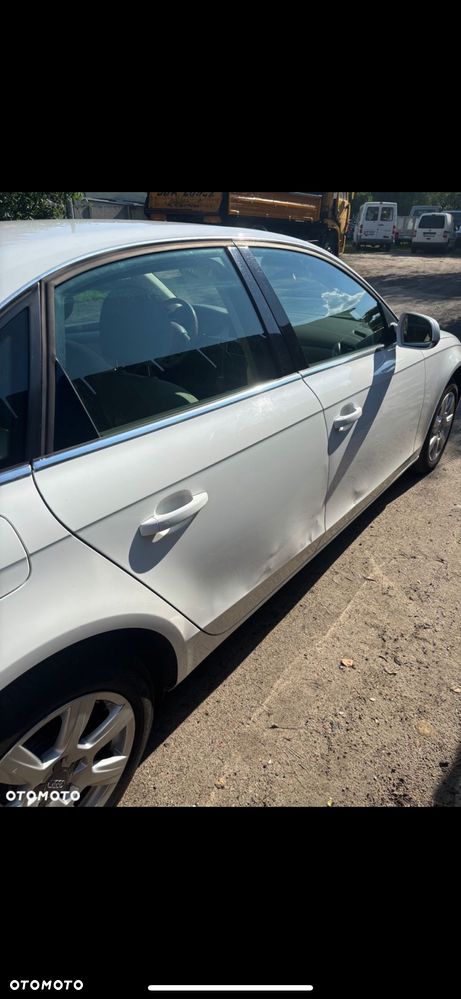 Audi A4 Limousine - 11