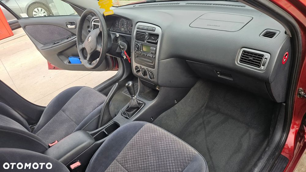 Toyota Avensis - 18