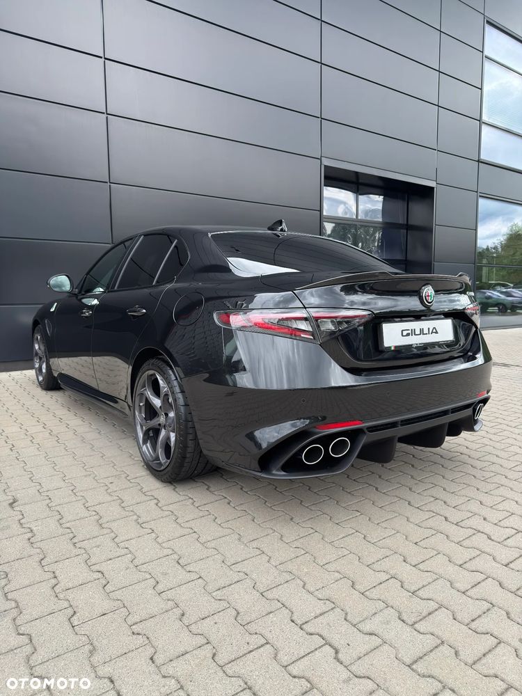 Alfa Romeo Giulia - 8