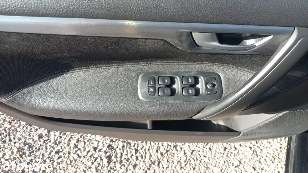 Volvo V70 2.4 Momentum - 24