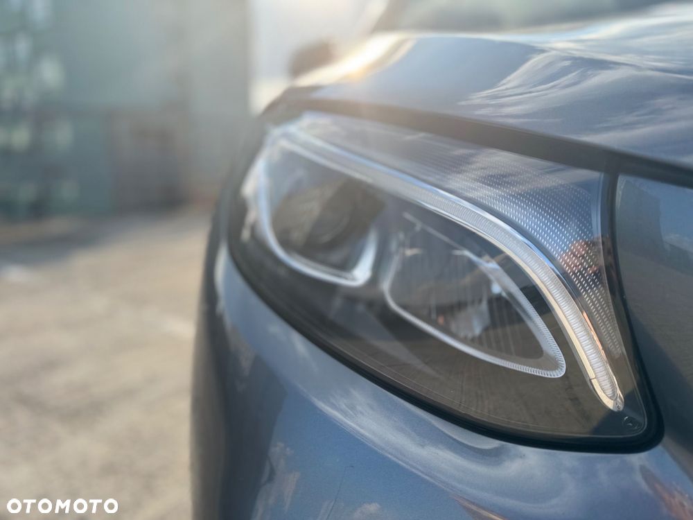 Mercedes-Benz GLC 300 4Matic 9G-TRONIC AMG Line - 4