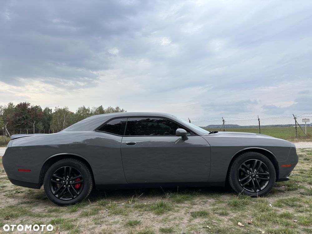 Dodge Challenger - 3