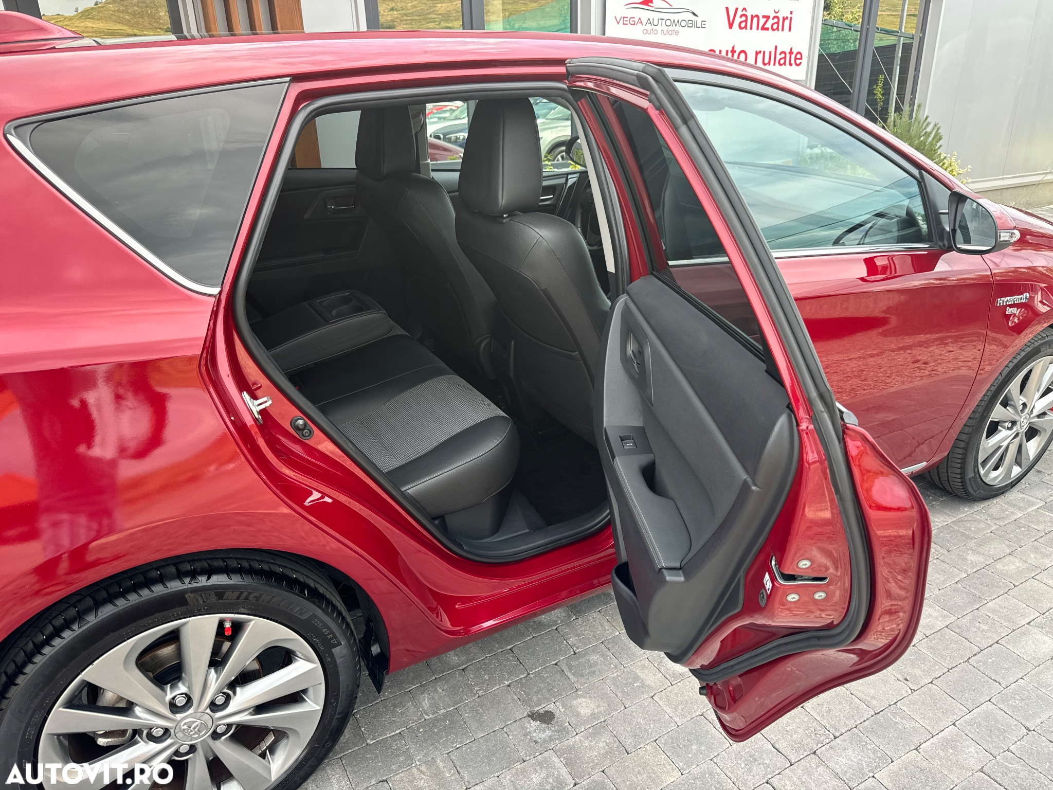 Toyota Auris 1.8 VVT-i Hybrid Automatik Design Edition - 10