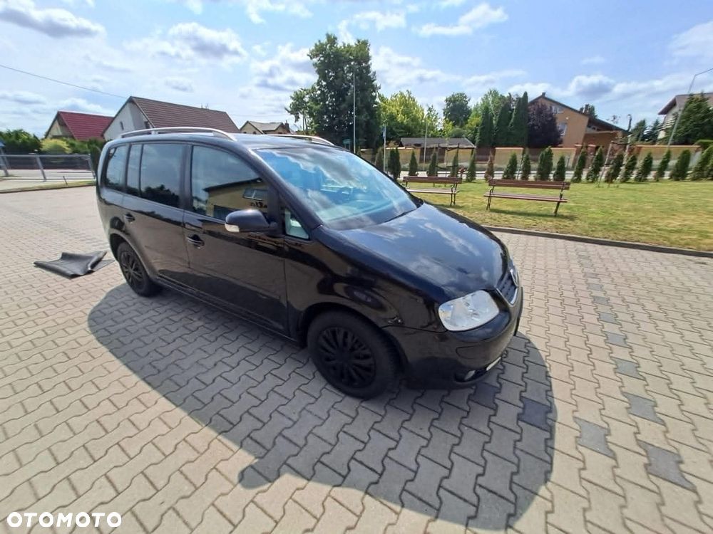 Volkswagen Touran 2.0 TDI Highline DSG - 1