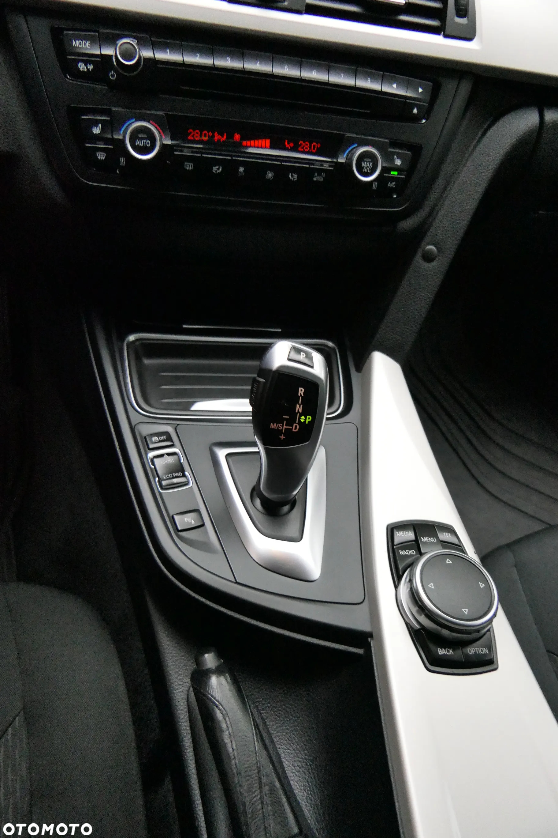 BMW Seria 3 320d Touring xDrive Sport-Aut - 24