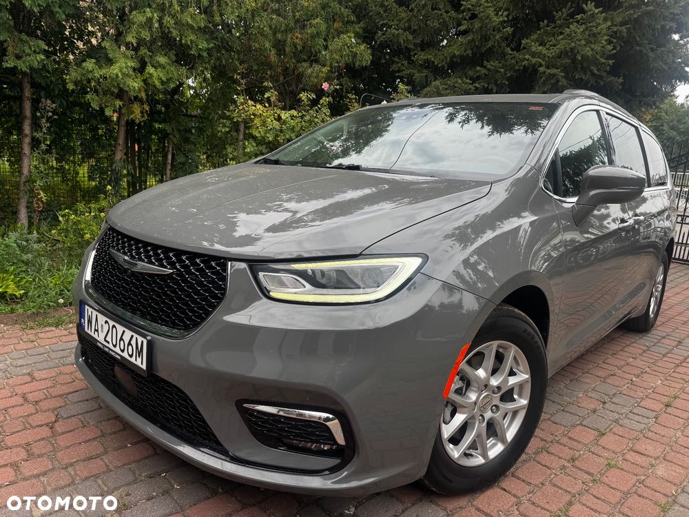 Chrysler Pacifica - 1
