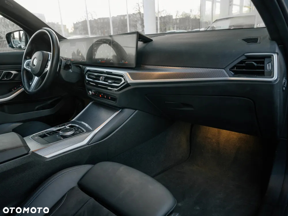 BMW Seria 3 318i M Sport - 11