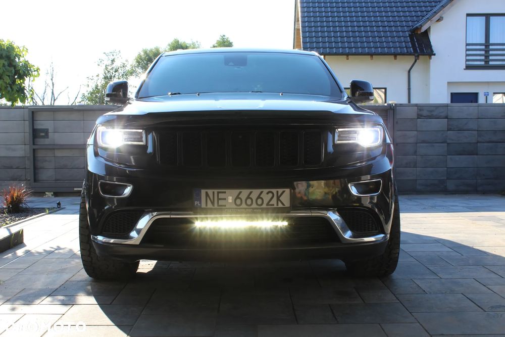 Jeep Grand Cherokee - 25