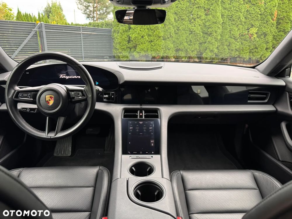 Porsche Taycan - 27