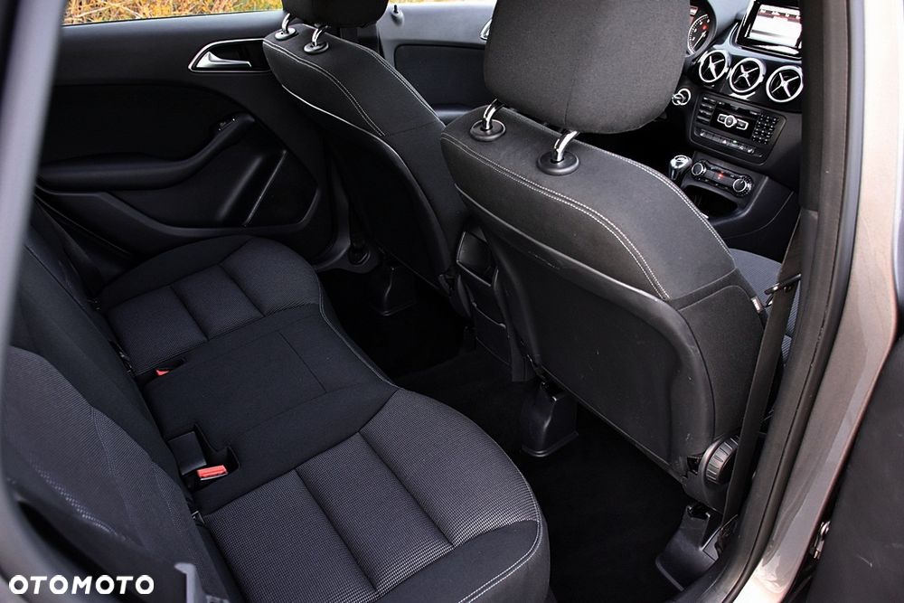 Mercedes-Benz Klasa B 180 BlueEFFICIENCY Edition Style - 35