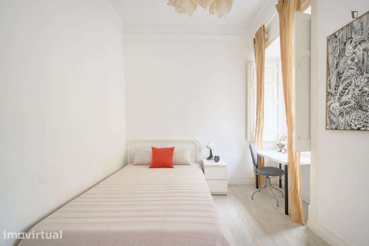 Quarto - localizado em Alameda Lisbon - Grande imagem: 3/15