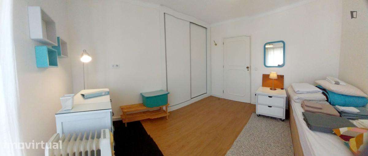 Quarto - localizado em Montes Claros Coimbra - Grande imagem: 3/13