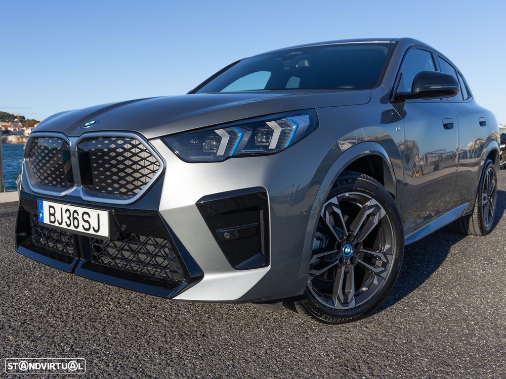 BMW iX2 eDrive20 Pack Desportivo M - 3