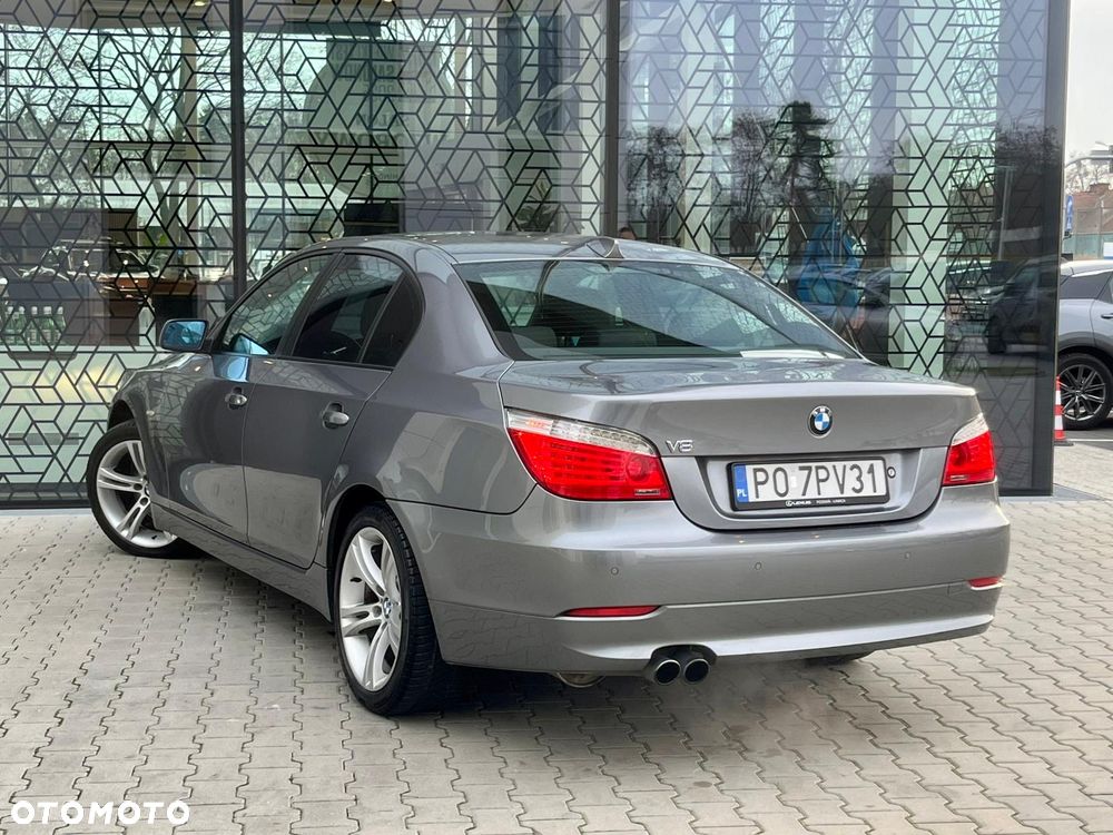 BMW Seria 5 540i - 4