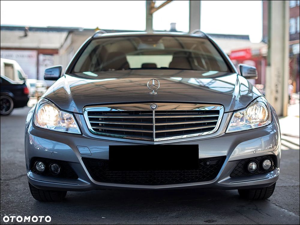 Mercedes-Benz Klasa C 180 (BlueEFFICIENCY) Elegance - 2