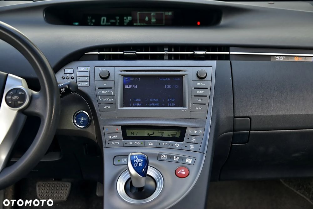 Toyota Prius 1.8 Hybrid Premium - 35