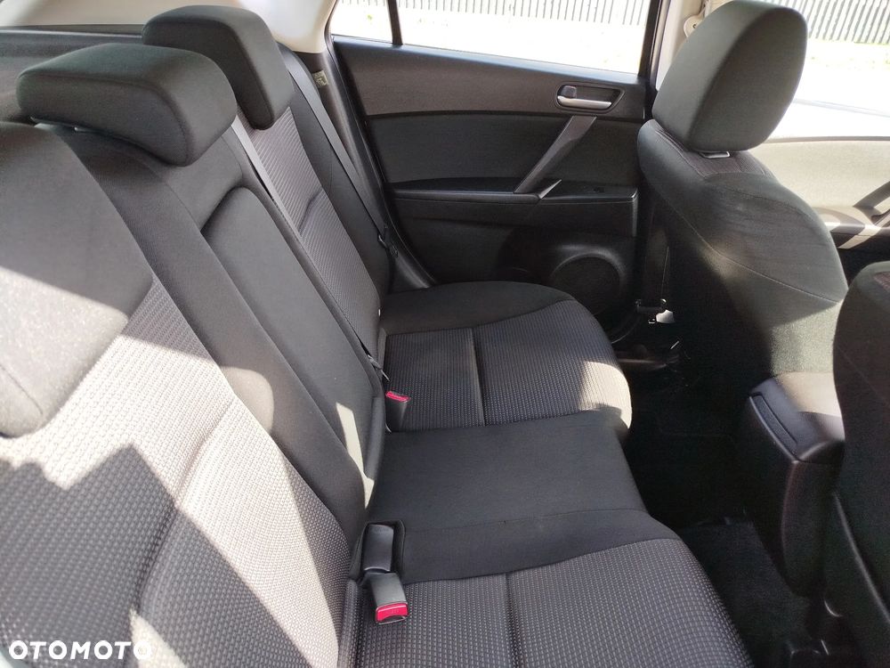 Mazda 3 1.6 Exclusive + - 24