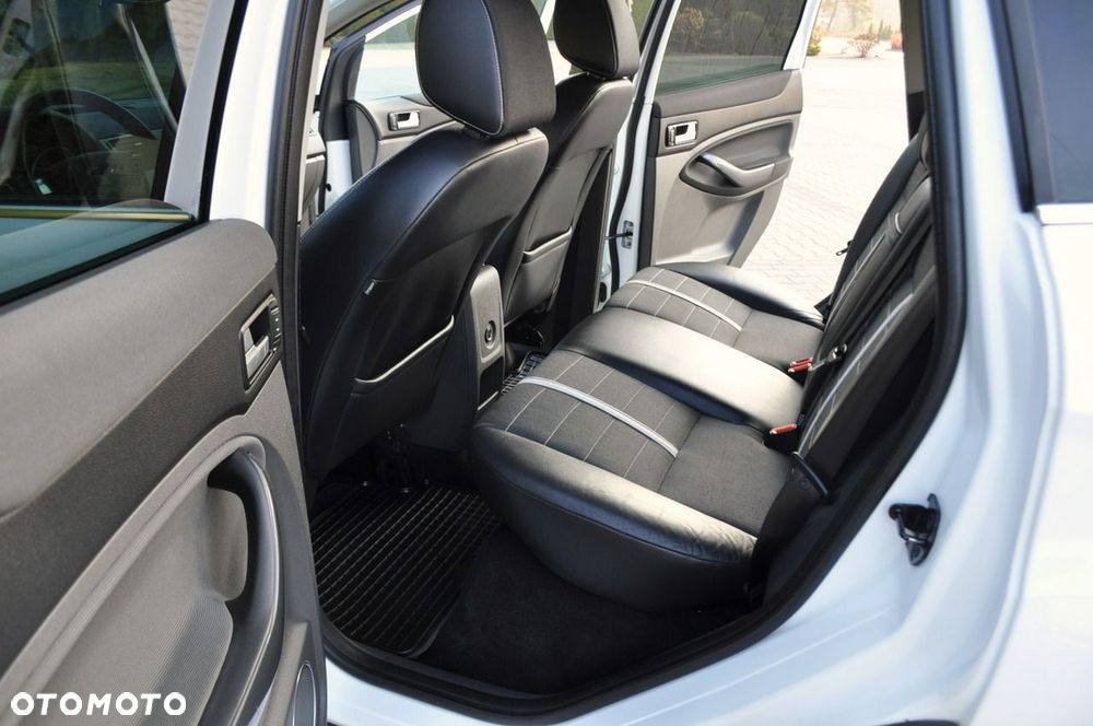 Ford Kuga - 20