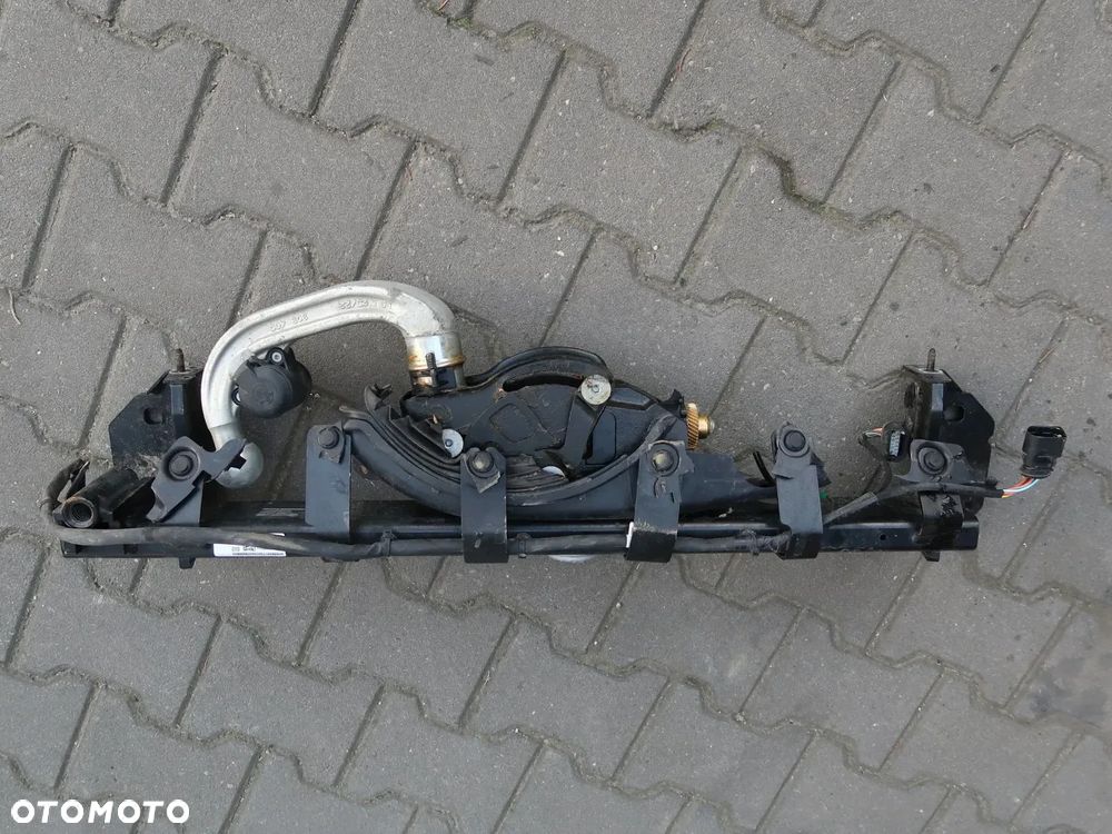 Hak holowniczy BMW X4 G02 Uszkodzony - 1