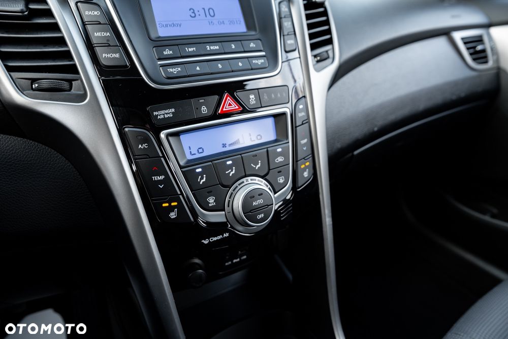 Hyundai i30 i30cw 1.6 Trend - 32