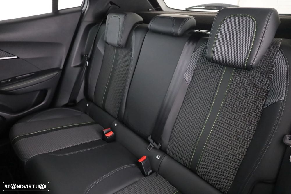 Peugeot 2008 1.2 PureTech GT EAT8 - 8