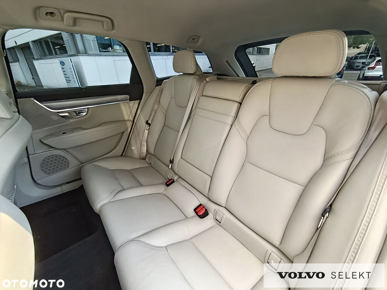 Volvo V90 Cross Country - 16