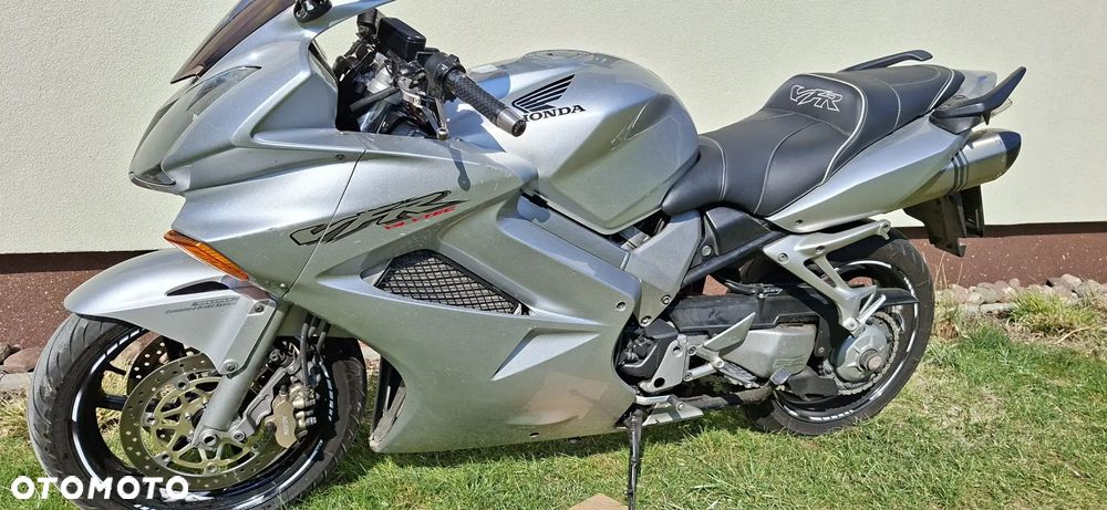 Honda VFR - 1
