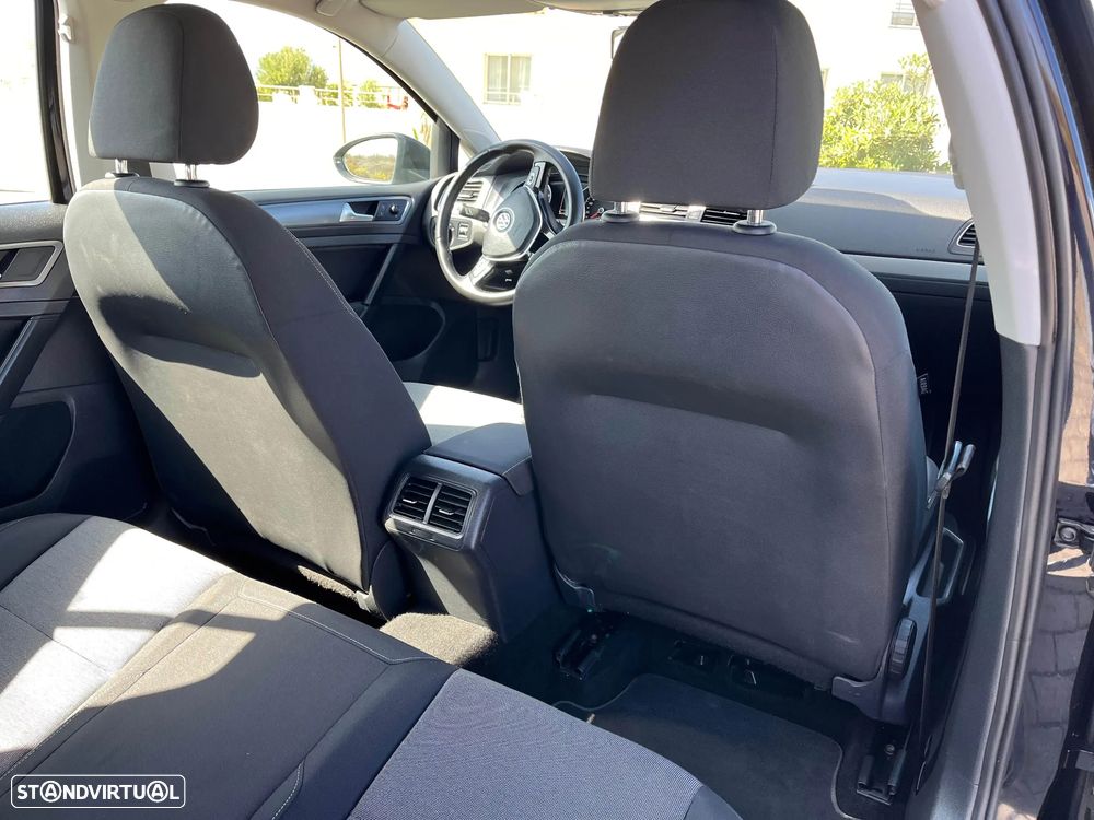 VW Golf 1.6 TDi Trendline BlueMotion - 21