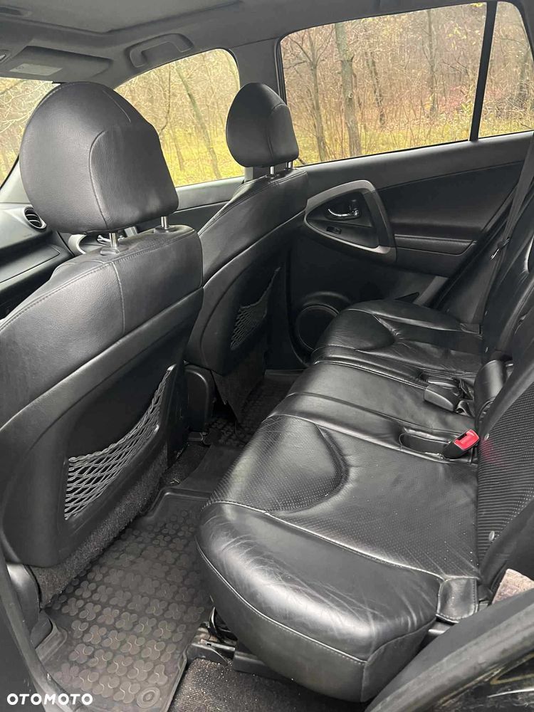 Toyota RAV4 - 7