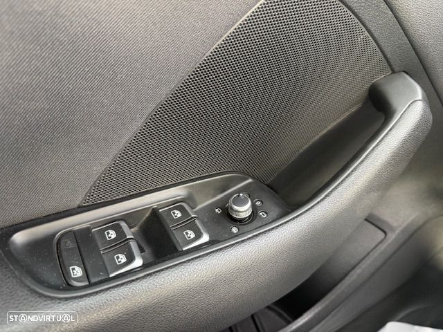 Audi A3 1.6 TDI S tronic design - 19