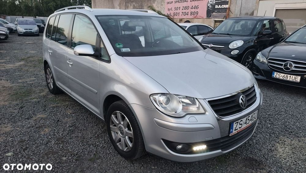 Volkswagen Touran 1.9 TDI DPF Highline - 4