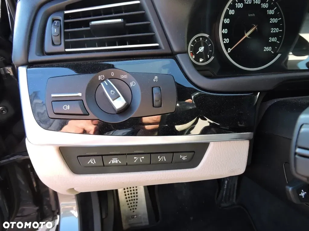 BMW Seria 5 M550d xDrive Touring Sport-Aut - 5