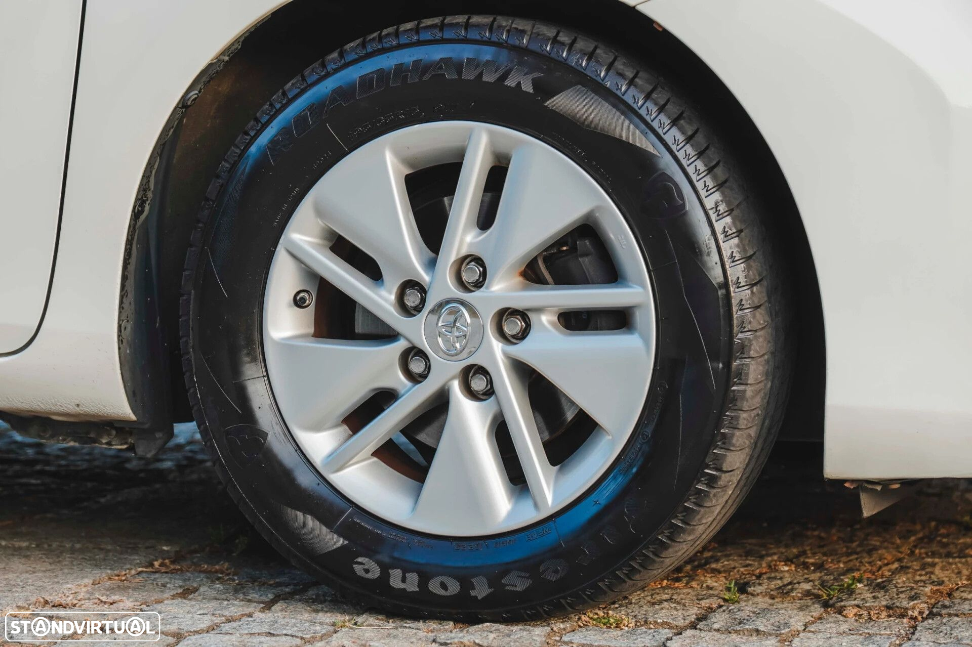Toyota Auris 1.4 D-4D Comfort+J16+Navi - 41