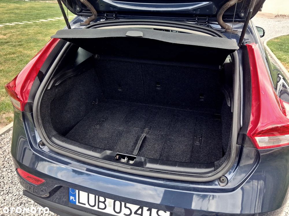 Volvo V40 D2 Momentum - 24