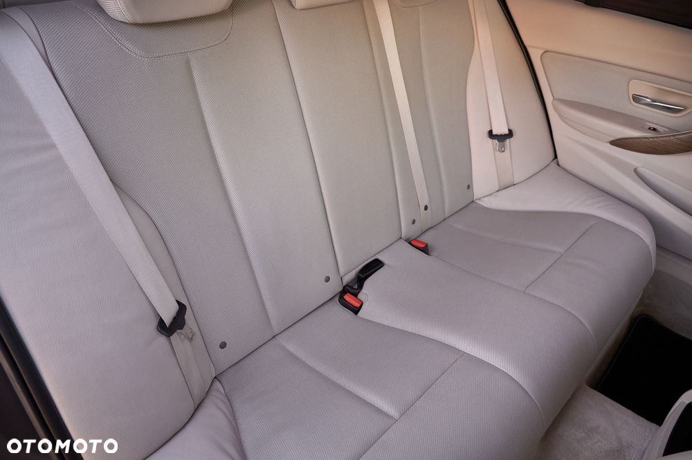 BMW Seria 3 - 30