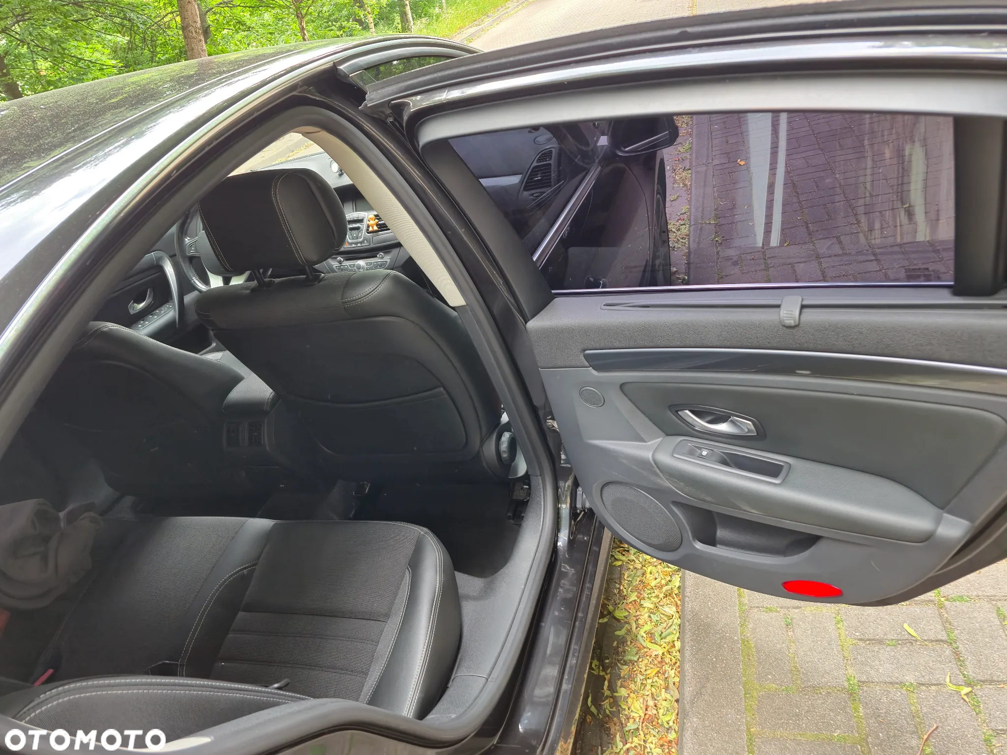 Renault Laguna dCi 150 FAP GT - 20