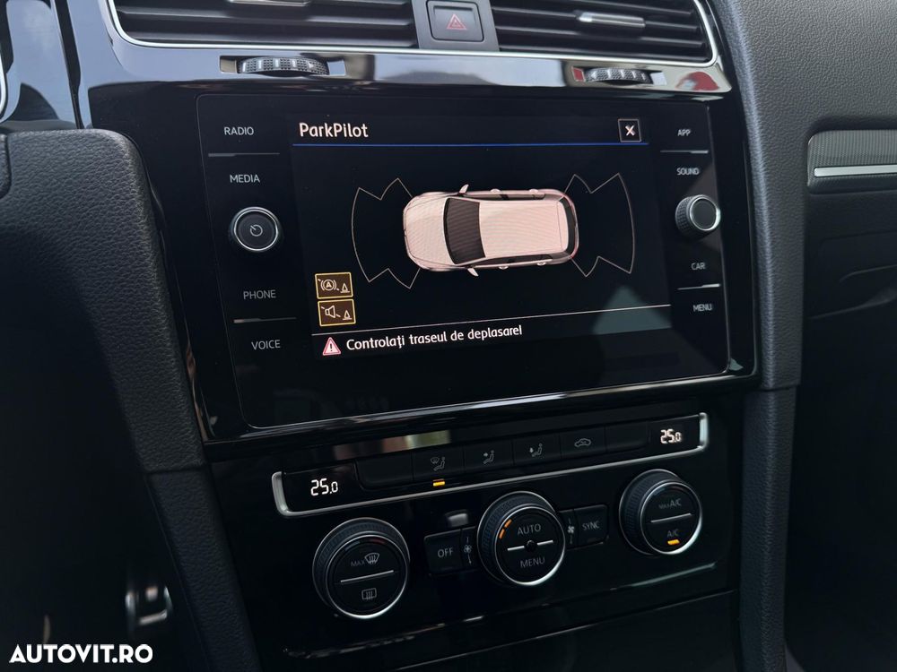 Volkswagen Golf - 13