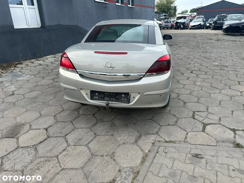 Klapa bagażnika – Opel Astra H Cabrio