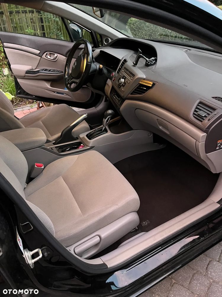 Honda Civic ver-1-8-executive - 8