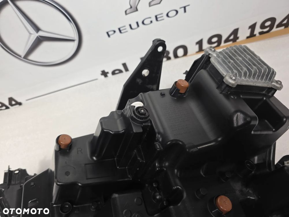 DODGE RAM V 1500 19- BLACK EDITION DYNAMIC IV PRAWA LAMPA PRZEDNIA PRZÓD , NR LE17F6410 / F00HTC705406 / P68477264AA , NR AUKCJI LPP155 - 24